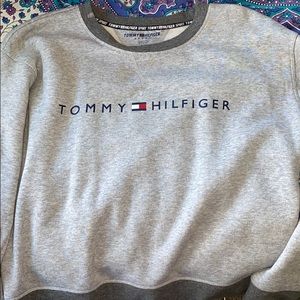 tommy hilfiger crew neck